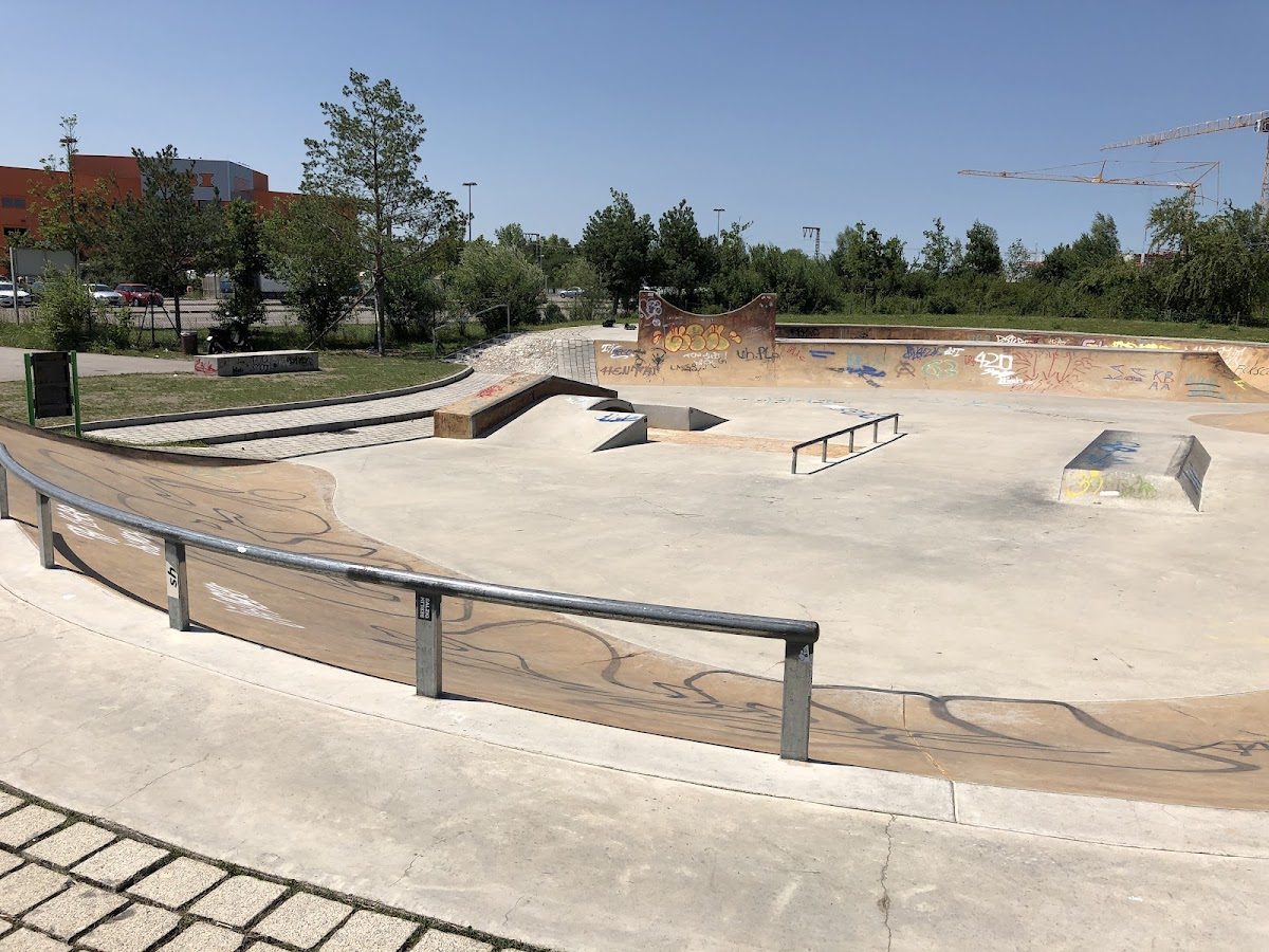 Skatepark Gleisdreieck Pasing — rollerblading spot in Munich, Germany