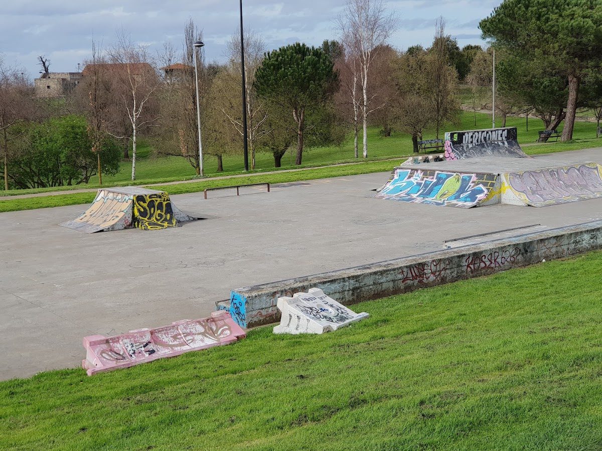Skatepark Los Pericones - Gijón — rollerblading spot in Gijón, Spain