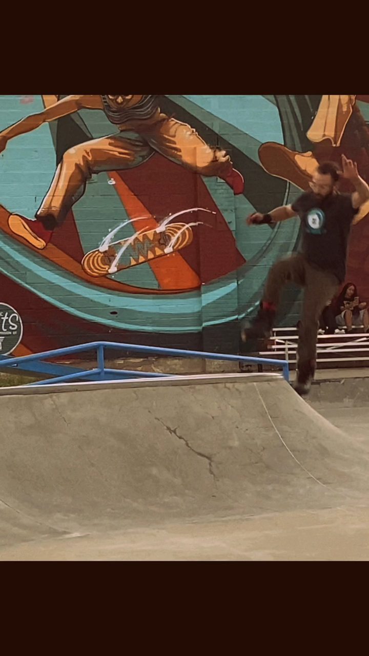 Stale Liu Kang and an Abstract
#grabs #skatepark #trick 
