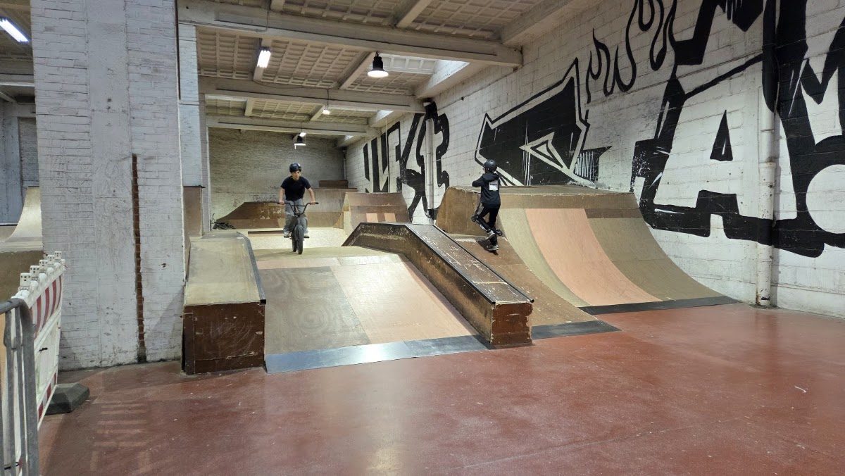 Skatepark West Station — rollerblading spot in Charleroi, Belgie