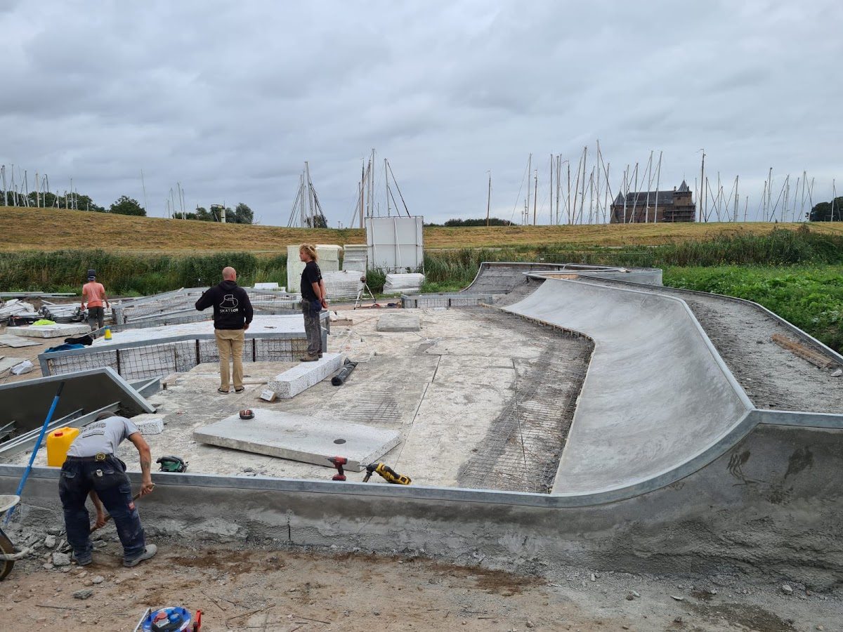 Skatepark West Muiden — rollerblading spot in Muiden, Nederland