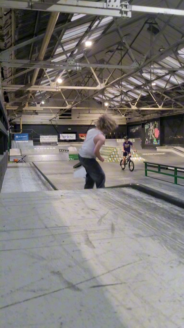 Some new tricks at ramp1, not the best sesh

#trick #skatepark #session #spot 
