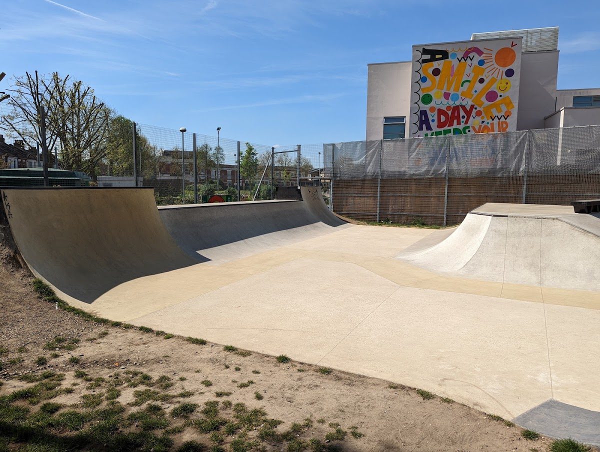 Cann Hall Skatepark — rollerblading spot in London, UK