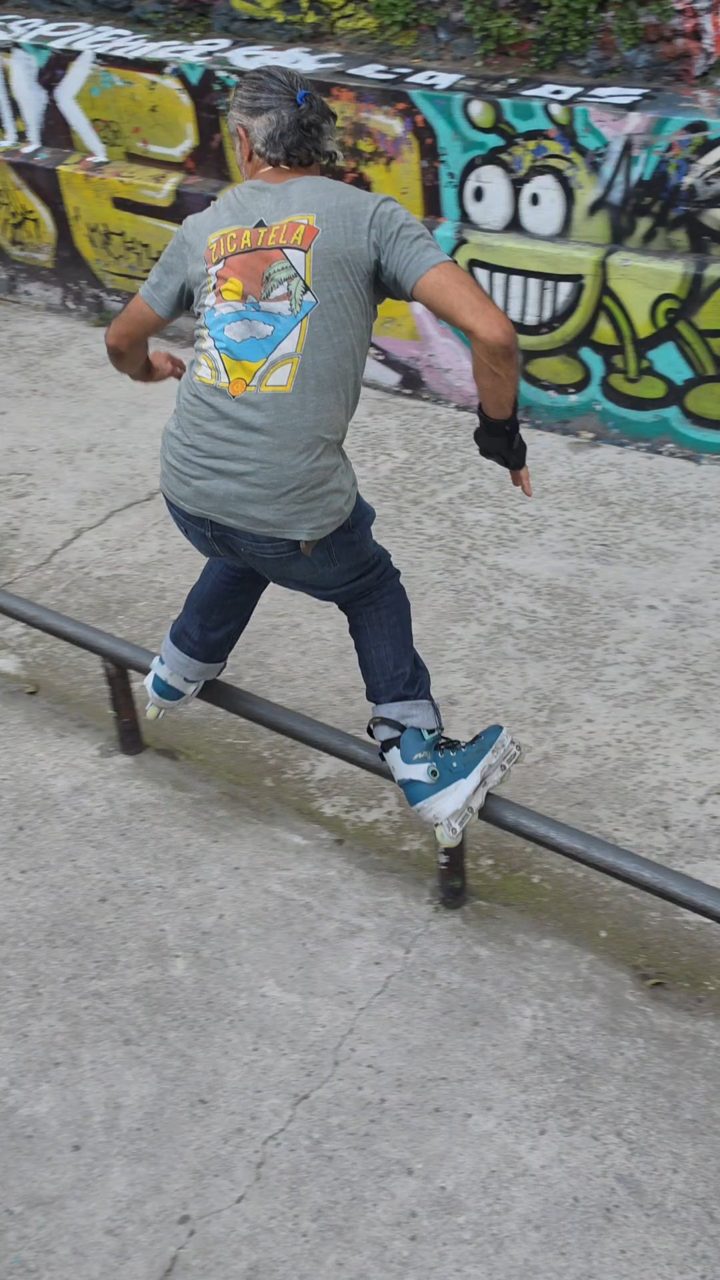 Frontside Grind en el Flat Tube de Skatepark Parque Lira #spot #trick #skatepark 