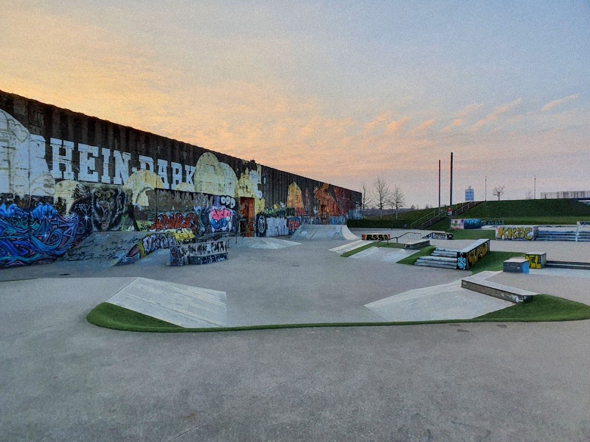 Skate Park im Rheinpark — rollerblading spot in Duisburg, Germany