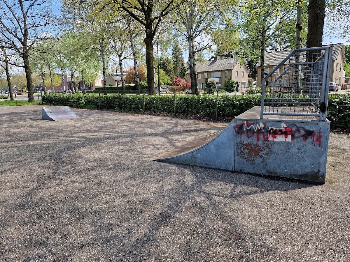 Skatebaan Blyde Incomstelaan — rollerblading spot in Waalwijk, Nederland