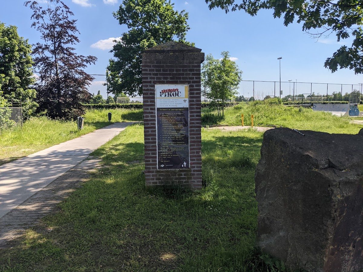 Skatepark Meerhoven — rollerblading spot in Veldhoven, Nederland