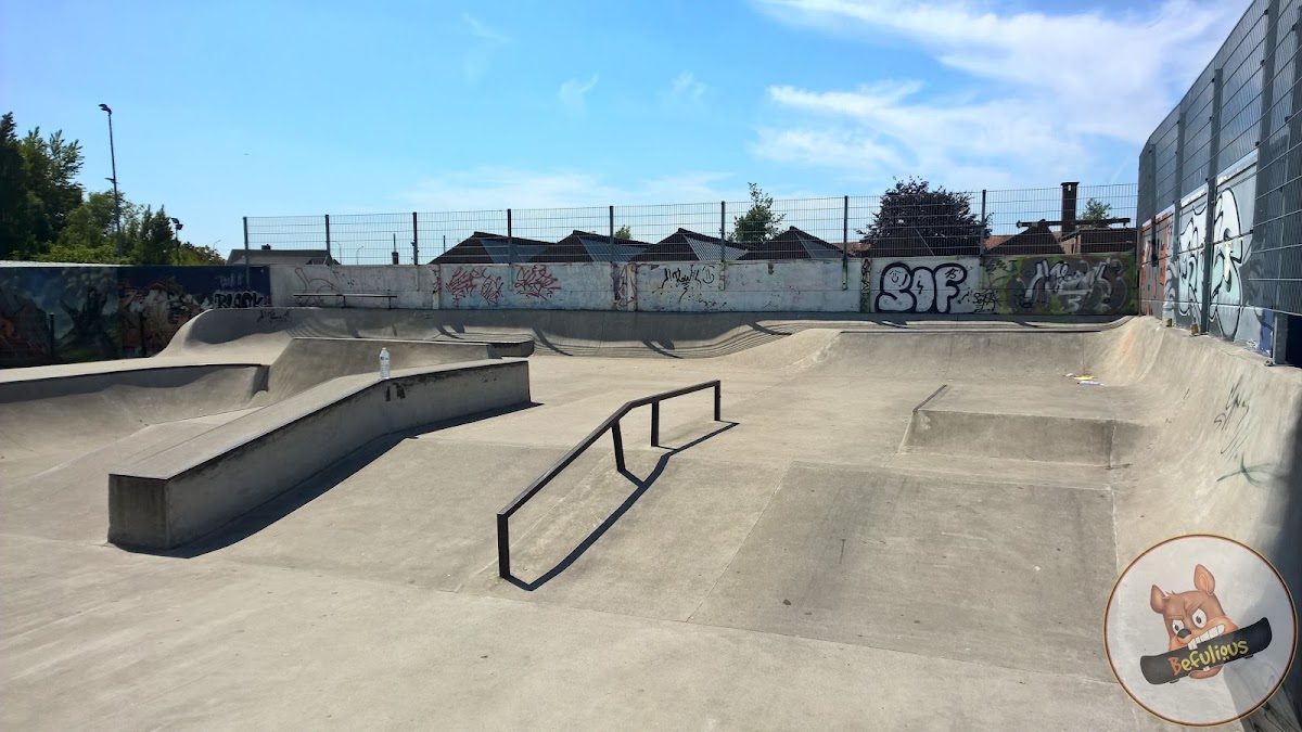 Izzepark — rollerblading spot in Izegem, Belgie