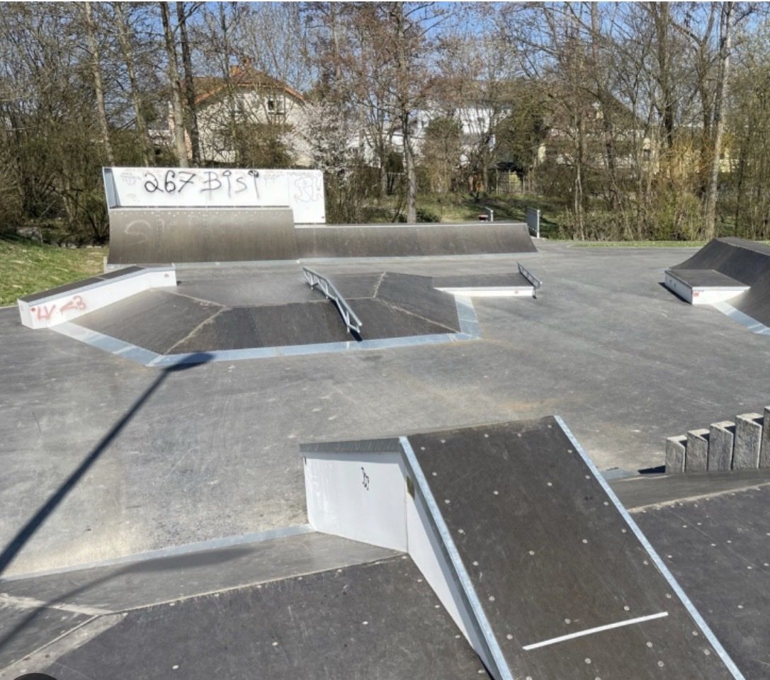 Skatepark Neu-Anspach / Hausen — rollerblading spot in Neu-Anspach, Deutschland