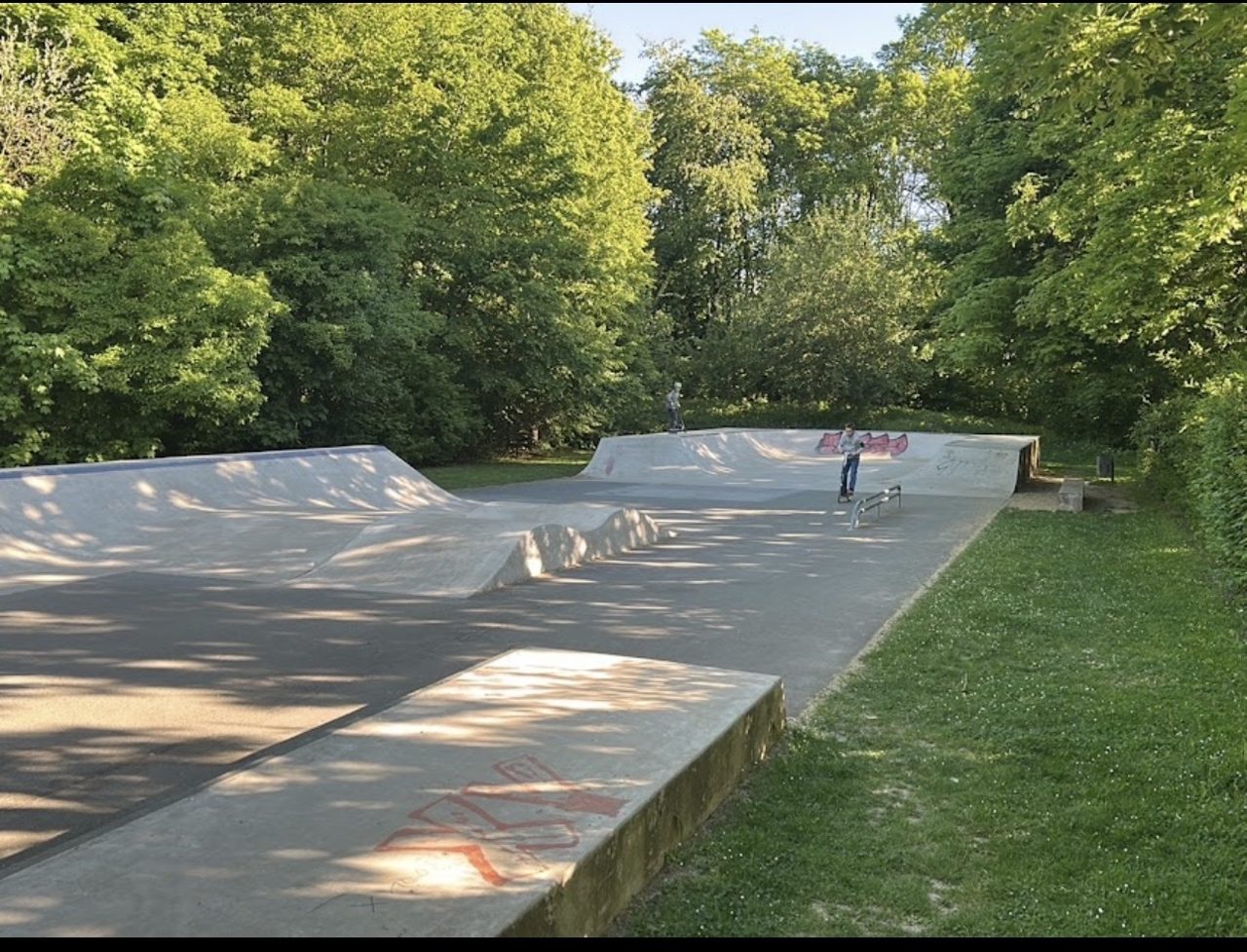 Bad Homburg Skatepark an der Polizei — rollerblading spot in Bad Homburg vor der Höhe, Deutschland
