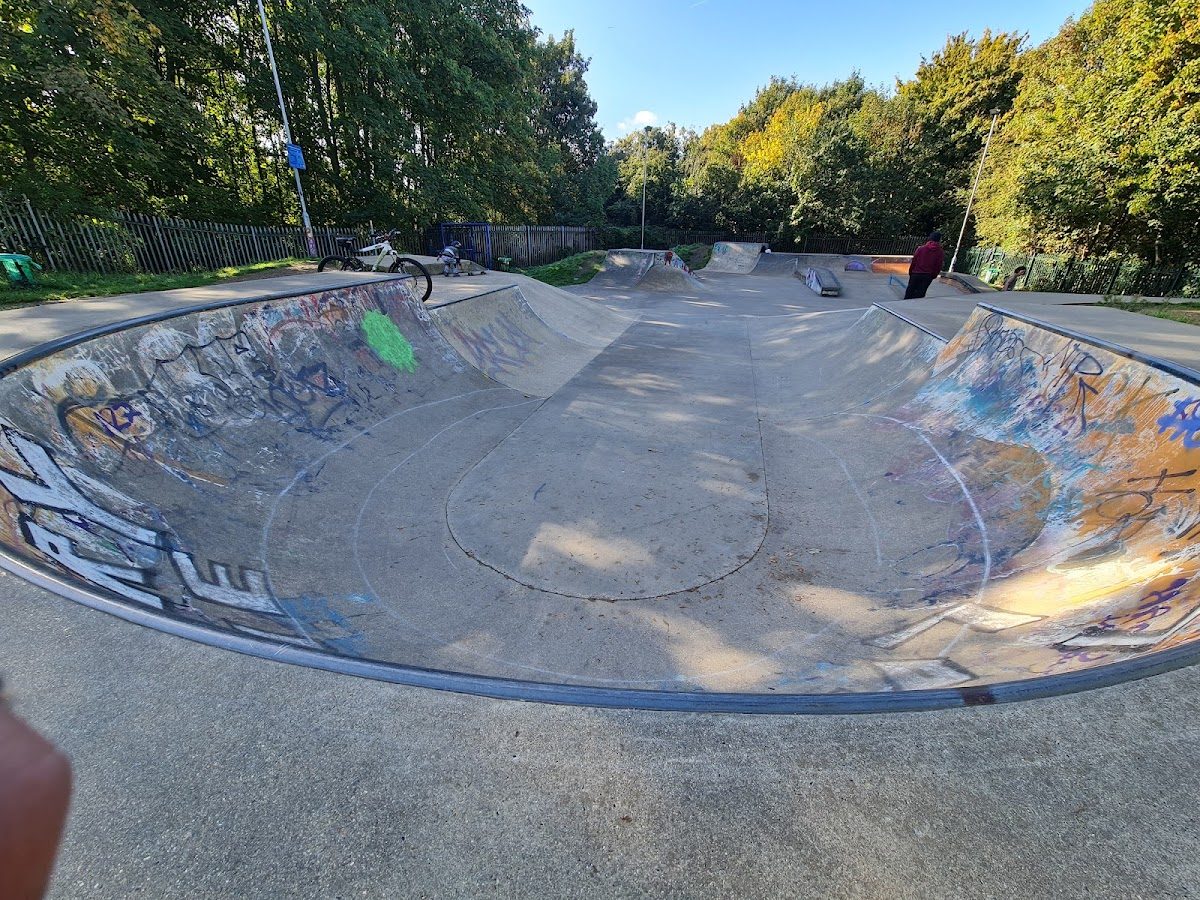 Sunbury Skatepark — rollerblading spot in Sunbury-on-Thames, UK