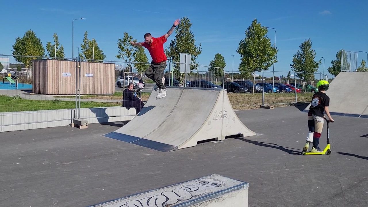Rollerblading clip