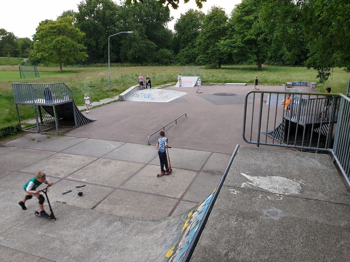 Skatepark Nassaupark — rollerblading spot in Bovenkarspel, Nederland