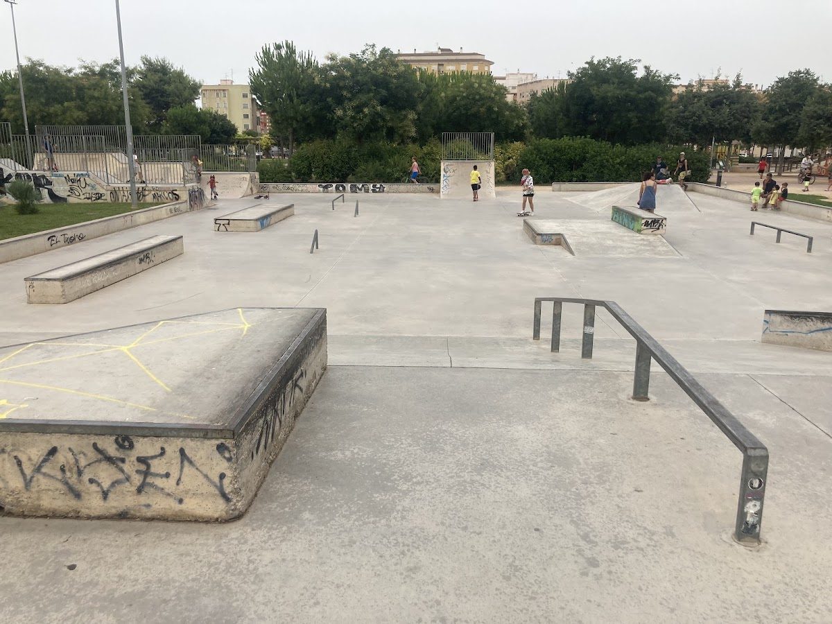 Skatepark Parque Pont de Ferro — rollerblading spot in Castelló de la Plana, Spain