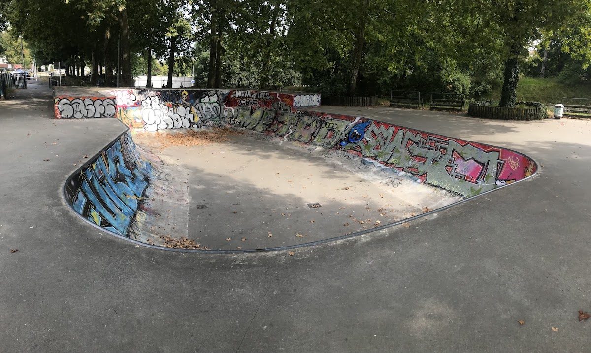 Skatepark de Bayonne — rollerblading spot in Bayonne, France