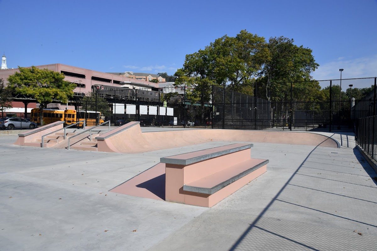 Van Cortlandt Skate Park — rollerblading spot in Bronx, USA