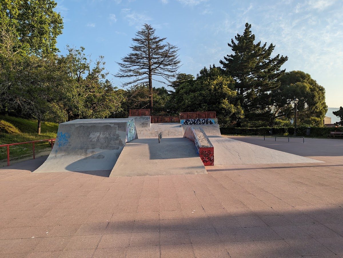 Skatepark - O Castro — rollerblading spot in Vigo, Spain