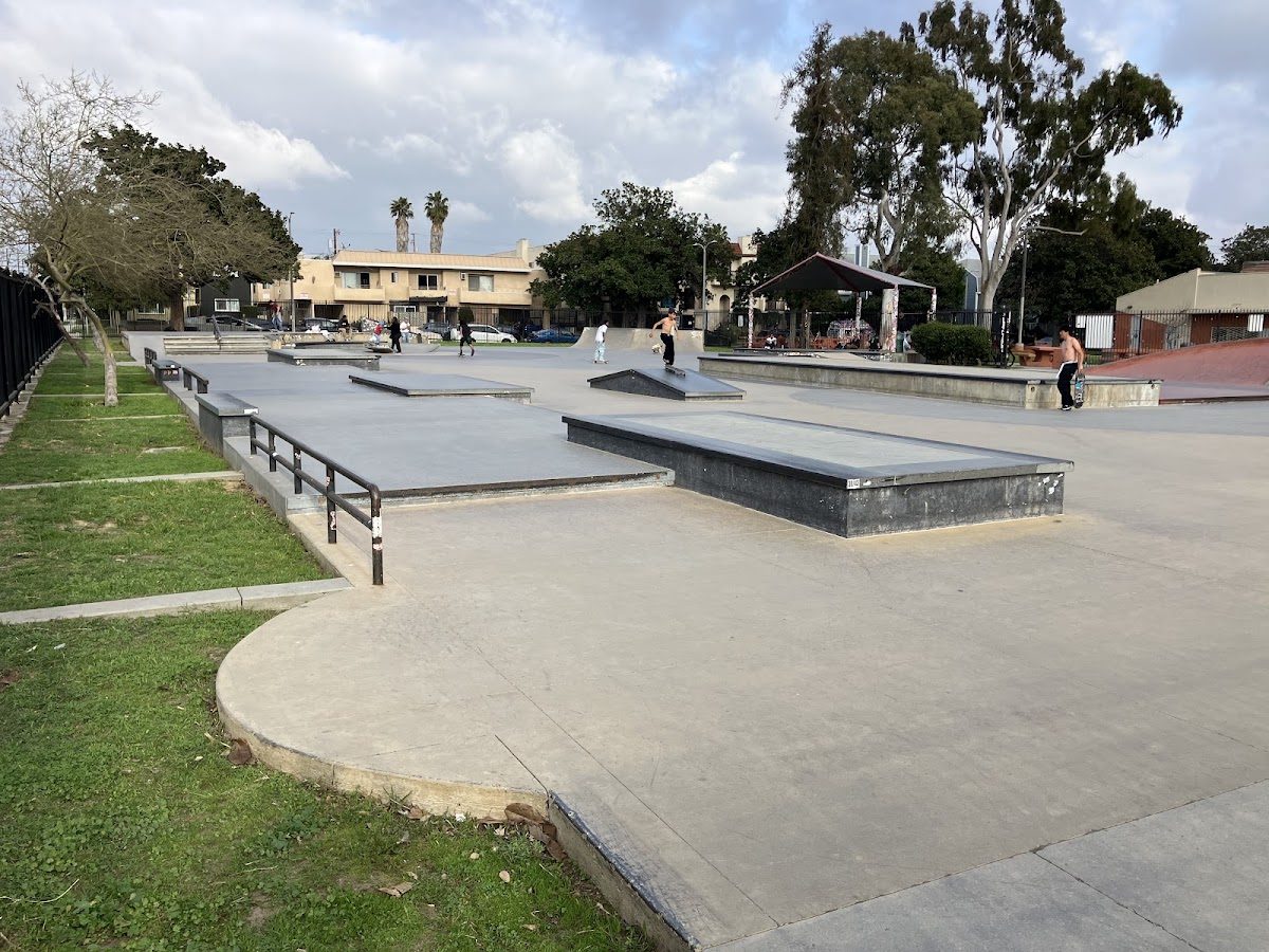 Stoner Skate Plaza — rollerblading spot in Los Angeles, USA