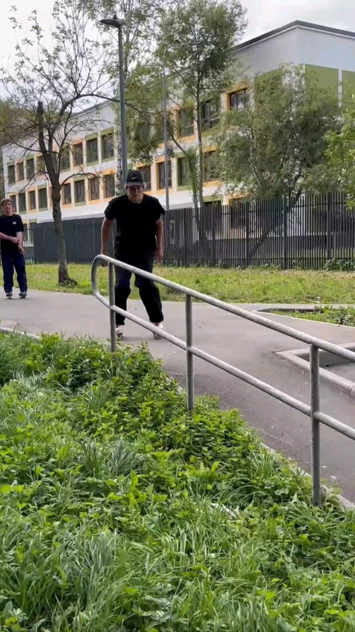 Street skating in Moscow
#trick #session #spot #street 