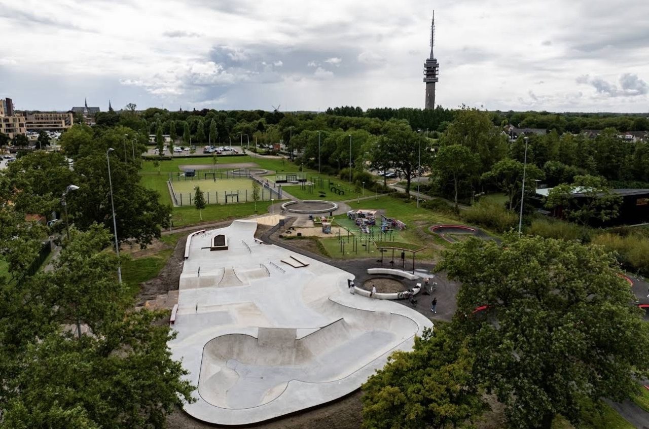 Skatepark Urban Sportpark Goes by Nine Yards Skateparks — Wilhelminadorp, Nederland (photo 2)