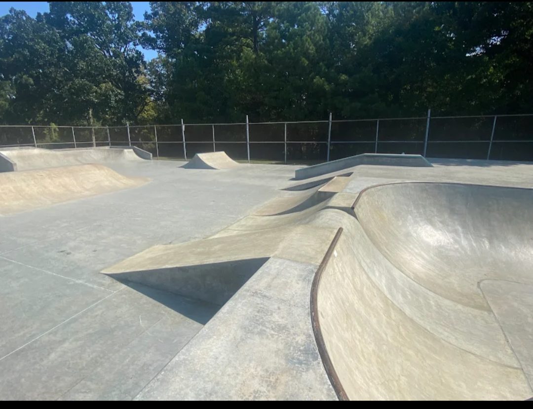 Plainsville skatepark — rollerblading spot in Plainville, United States