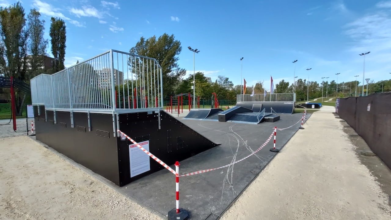 Szilas Park Skatepark — rollerblading spot in Budapest, Magyarország