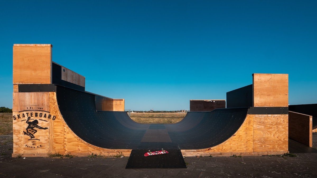 Mini Ramp - Half Pipe - Tempelhofer Feld — Berlin, Germany