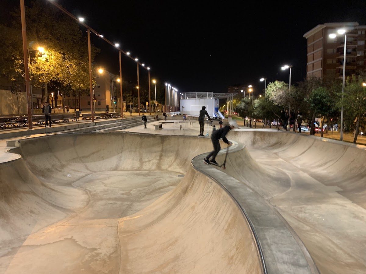 Skatepark Favència — rollerblading spot in Barcelona, Spain