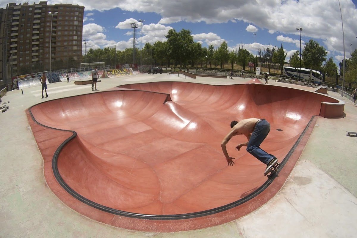 Skate Park Ignacio Echeverría — Zaragoza, Spain