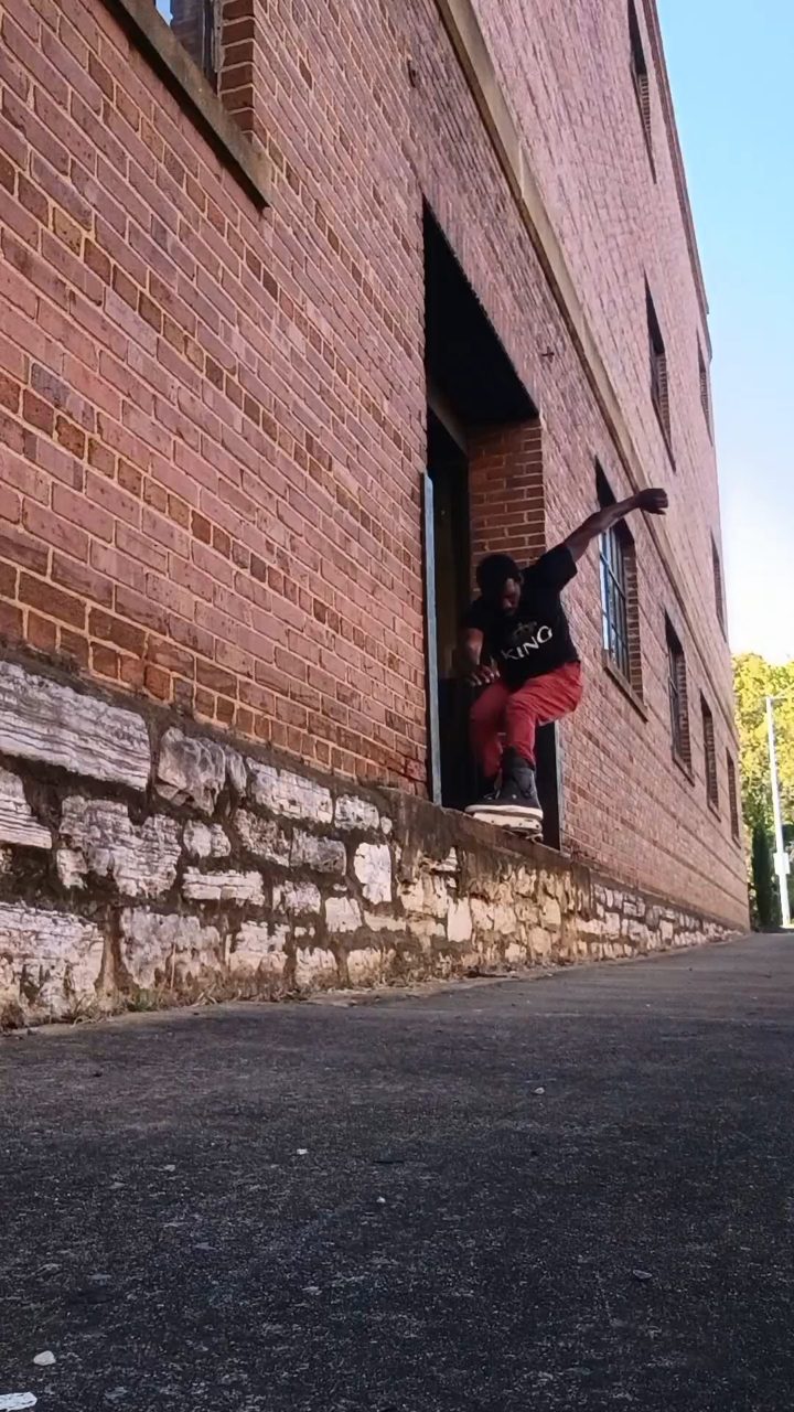 Found this yesterday while trying to find the skatepark #spot #trick #crew #session #city 