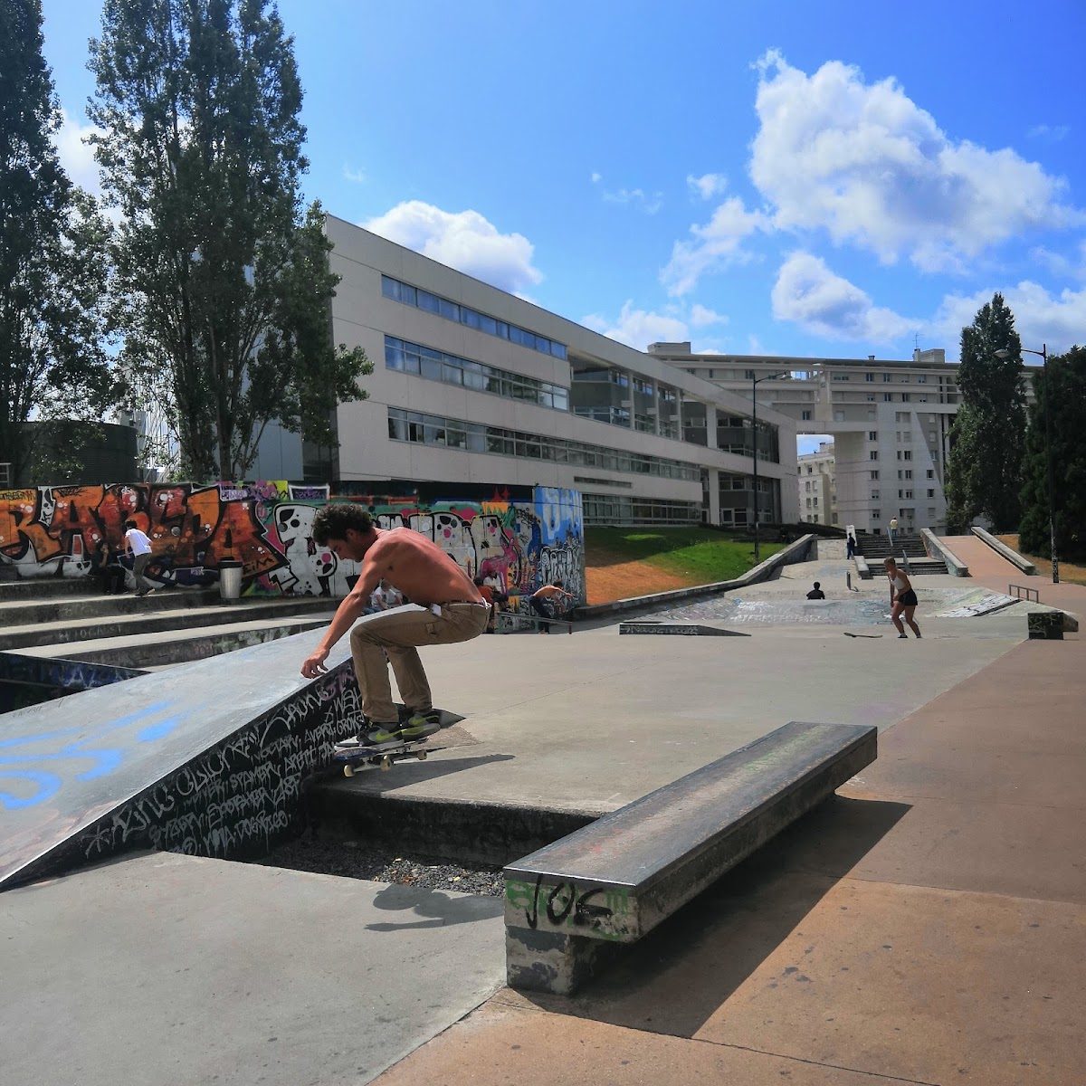 Skatepark l'Arsenal — rollerblading spot in Rennes, France