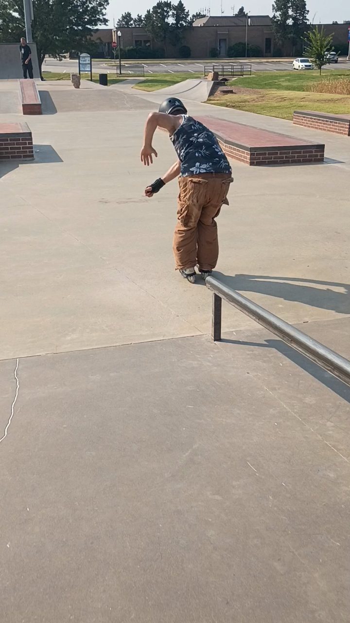 Early bird gets the clips
#normanskatepark #BladeOKcrew 