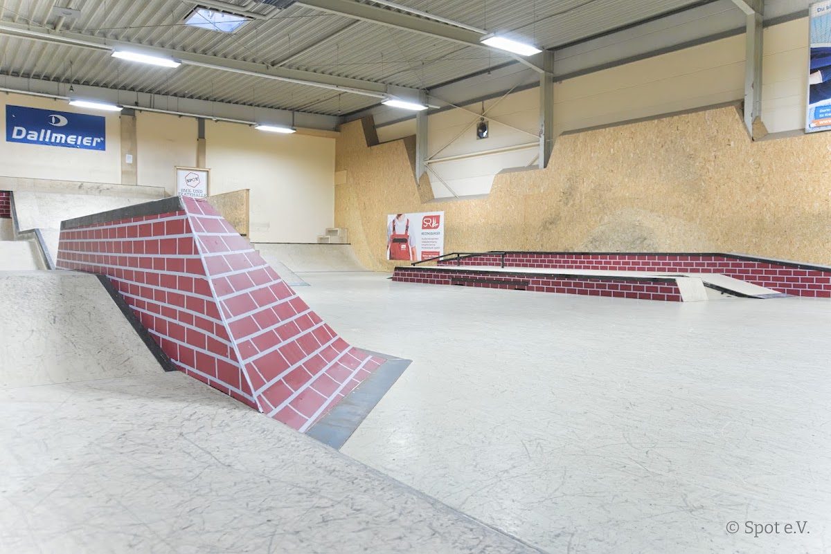 BMX- und Skatehalle - spot Regensburg e.V. — rollerblading spot in Regensburg, Germany