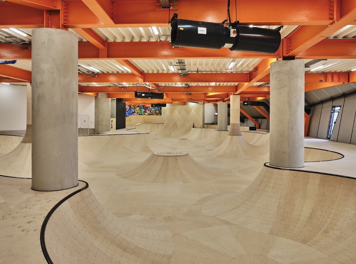 Folkestone 51 - skatepark climbing wall & boxing gym — rollerblading spot in Folkestone, UK