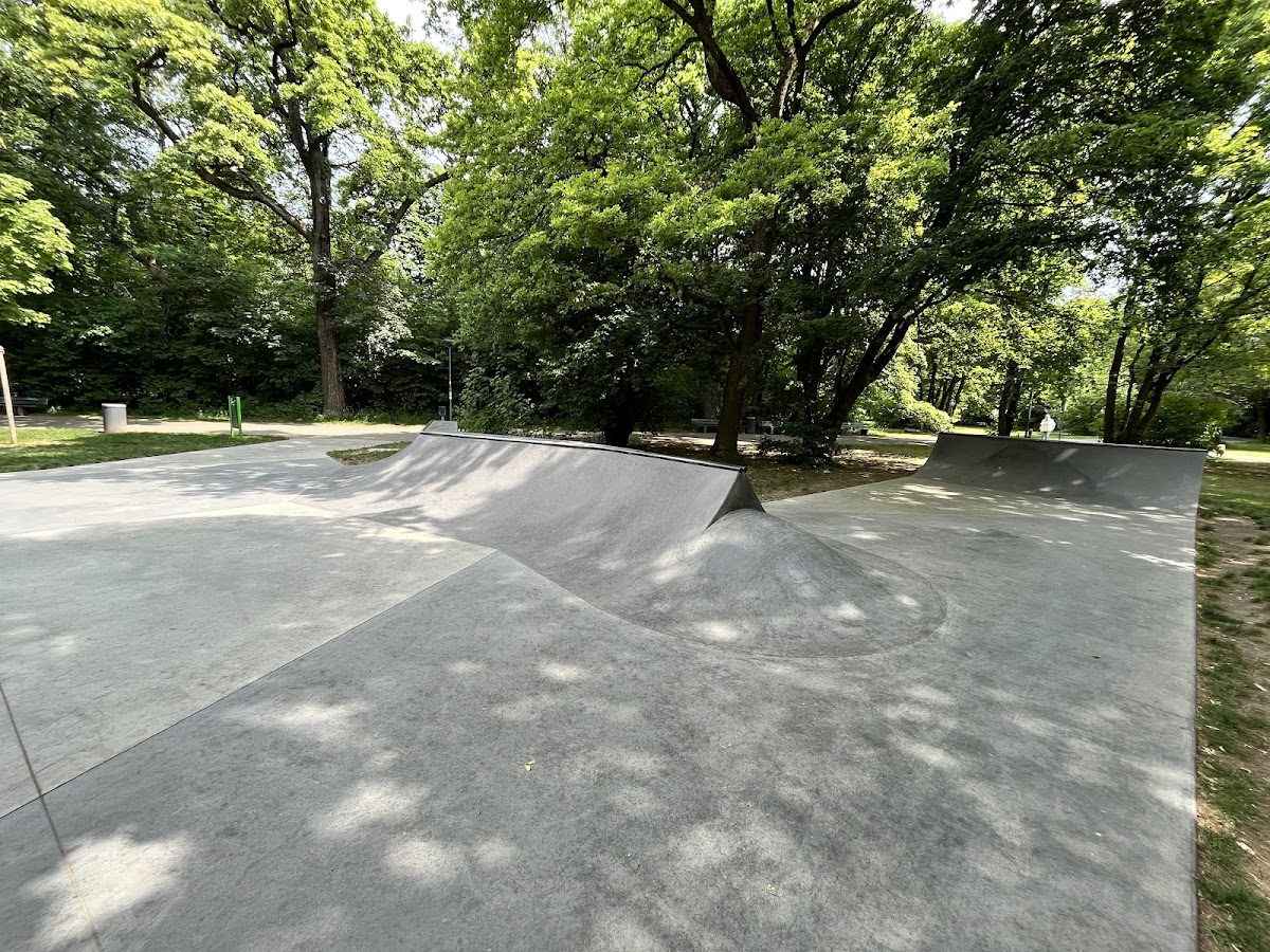 Skatepark Hirschgarten — rollerblading spot in Munich, Germany