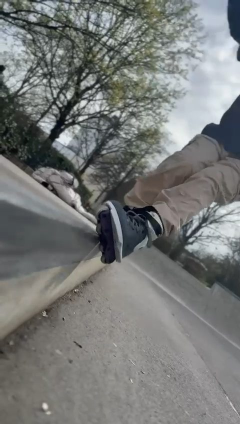 One of My First grinds with Flat System April 2026
Trick: Soul 
Skates: Razor Andrew Boom LST
System : Flat 
Skatepark: Bad Homburg #trick #skatepark #session 