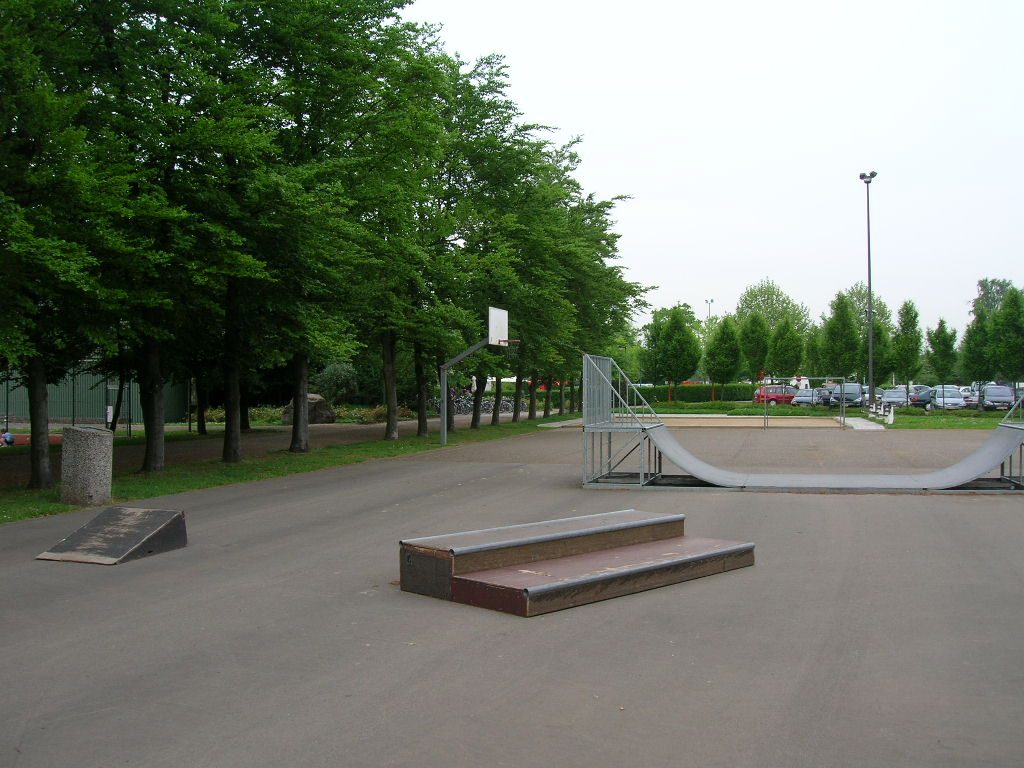 Skatepark Diepenbeek — rollerblading spot in Diepenbeek, Belgie