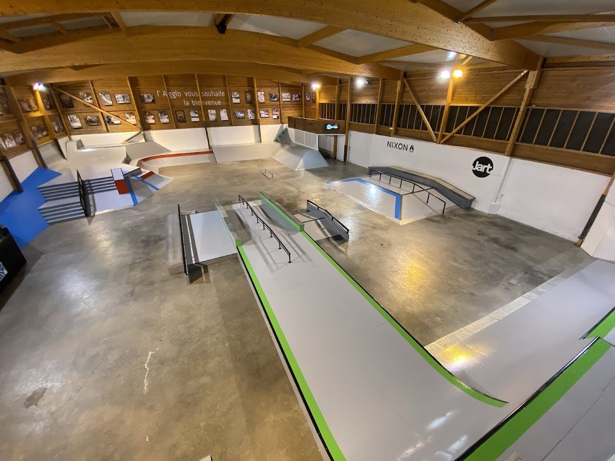 Halle Skate Val d'Orge — rollerblading spot in Villiers-sur-Orge, France