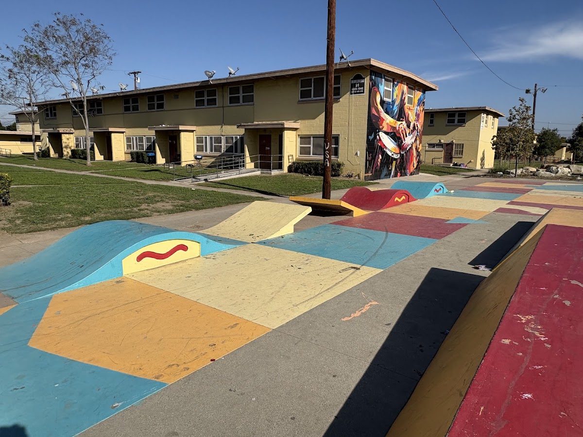 William Nickerson Gardens Skate Park — rollerblading spot in Los Angeles, USA