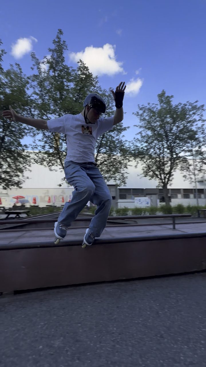Who doesn’t like a good looking back tq!!🤙

Cheers🔥 #iqonbrand #session #skatepark #trick 