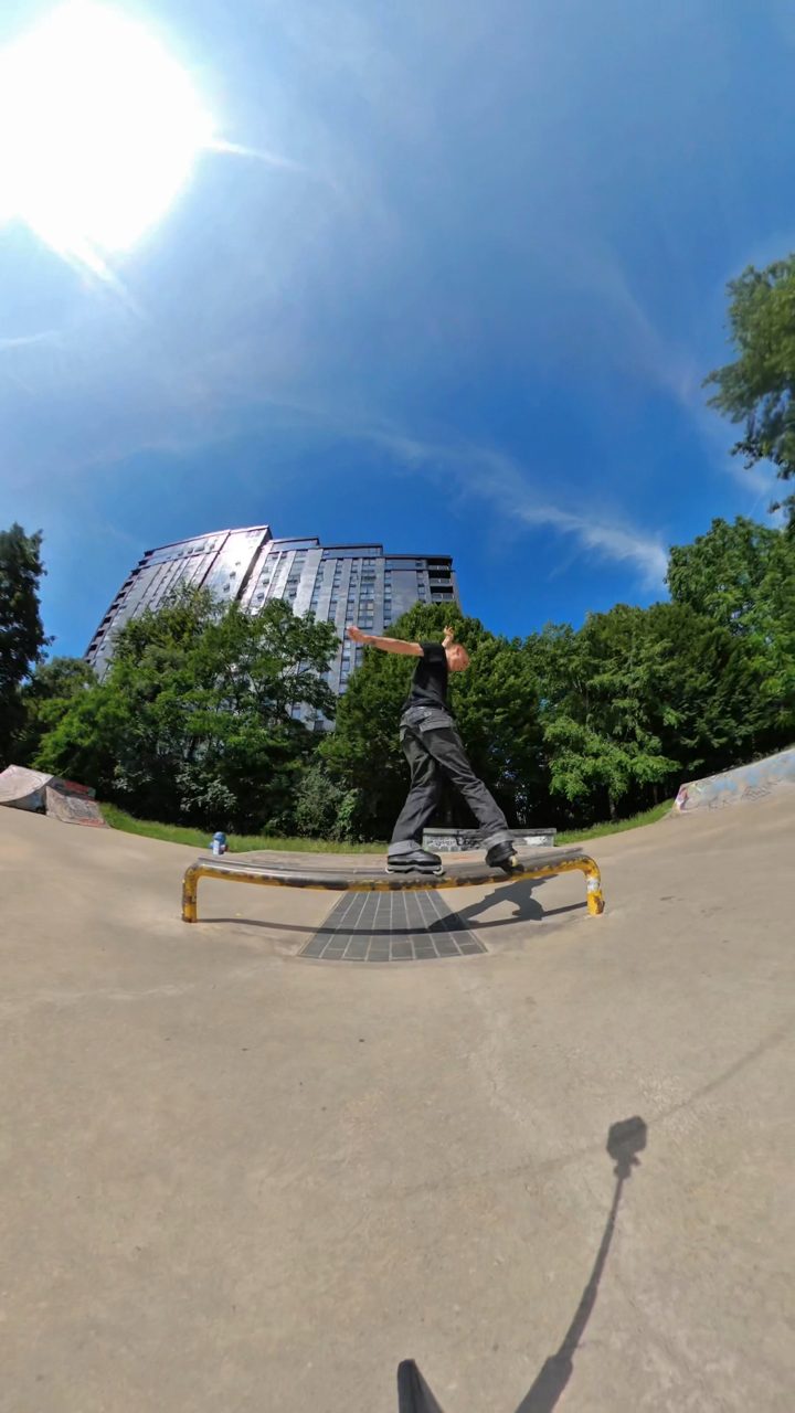 The day I got soul sw top soul on the chunkiest rail imaginable #skatepark #trick #session #manchester #razorskates
