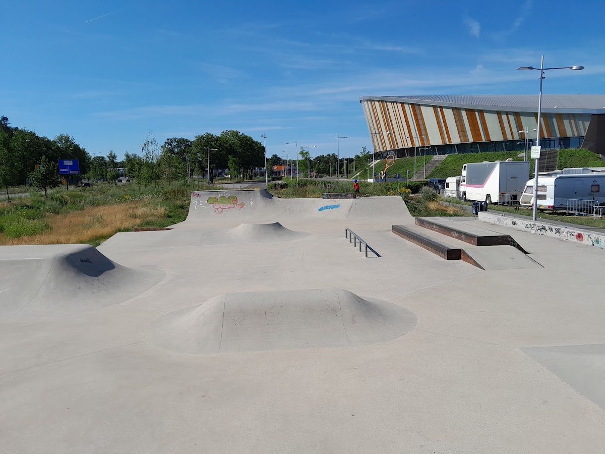 Skatebaan De Voorwaarts — rollerblading spot in Beekbergen, Nederland