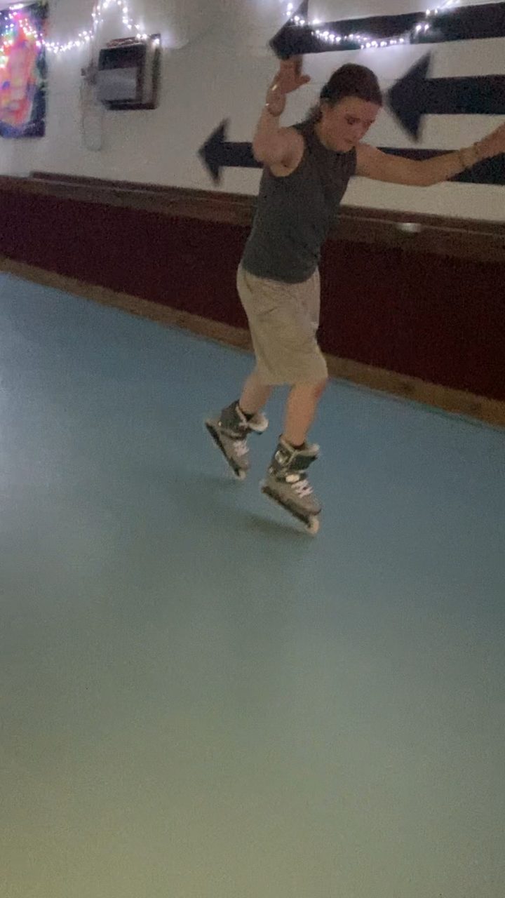 Still learning but this is already one of my favorite tricks!🤙 #trick #rollerblade