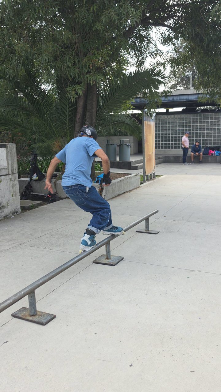 Soul Grind on Flat Tube #spot #trick #skatepark 