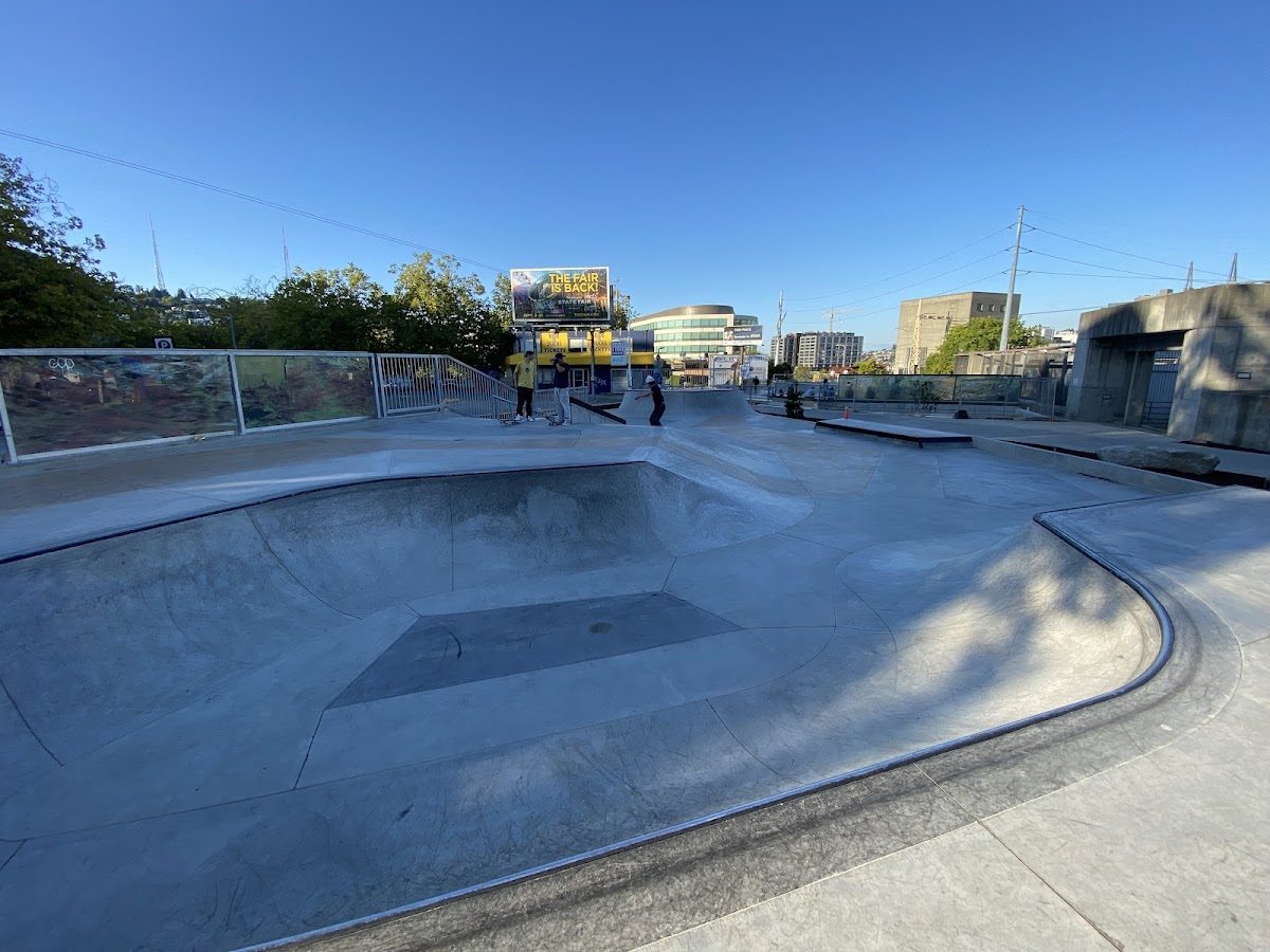 Seattle Center Skate Plaza — rollerblading spot in Seattle, USA