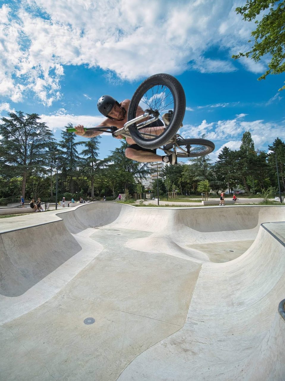 Skatepark extérieur de Dijon — rollerblading spot in Chenôve, France