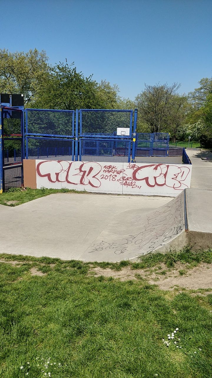 Telegraph Hill Community Skate Park — rollerblading spot in London, UK