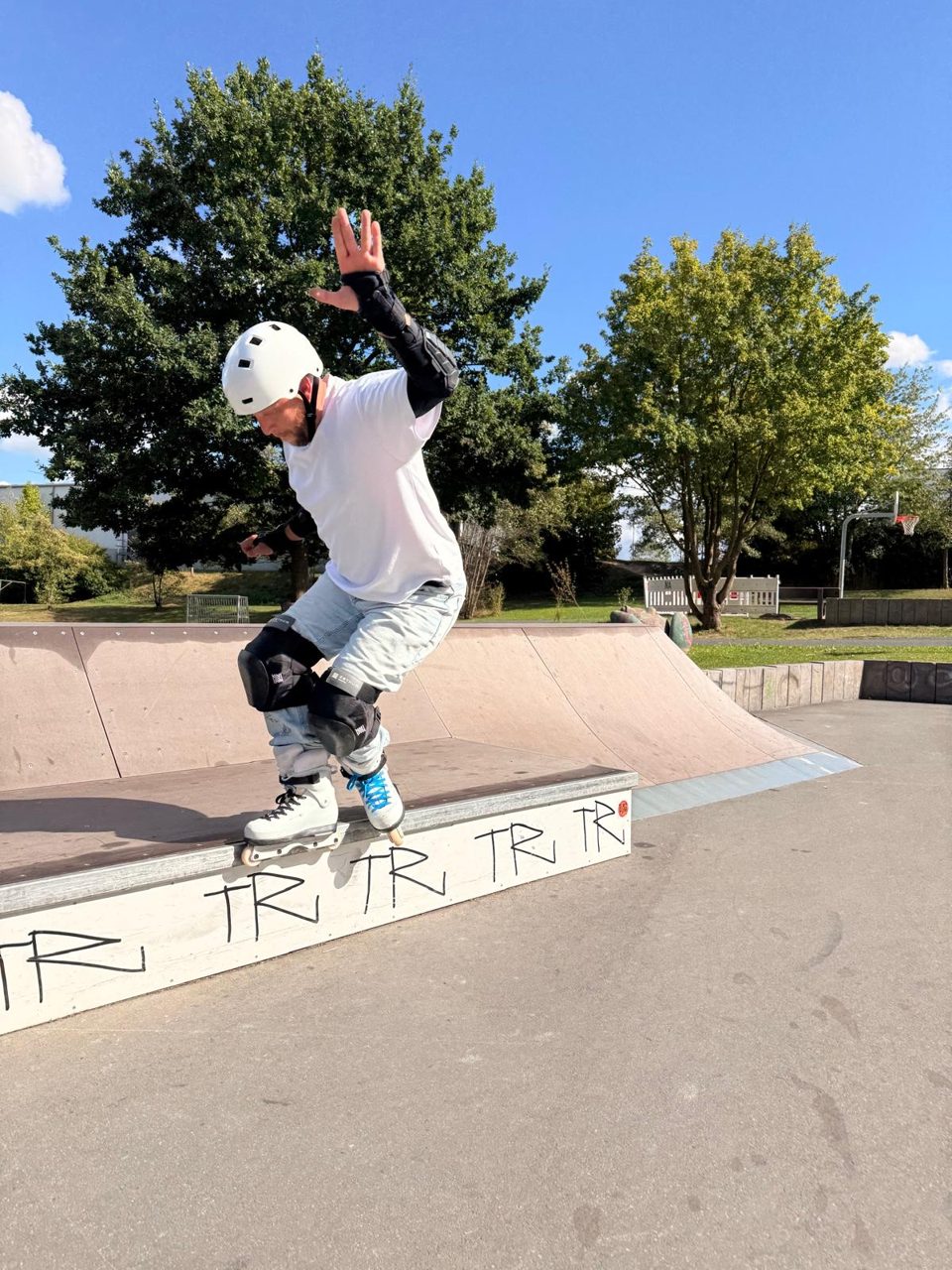 Mizou #spot #crew #skatepark #trick #session #friends 