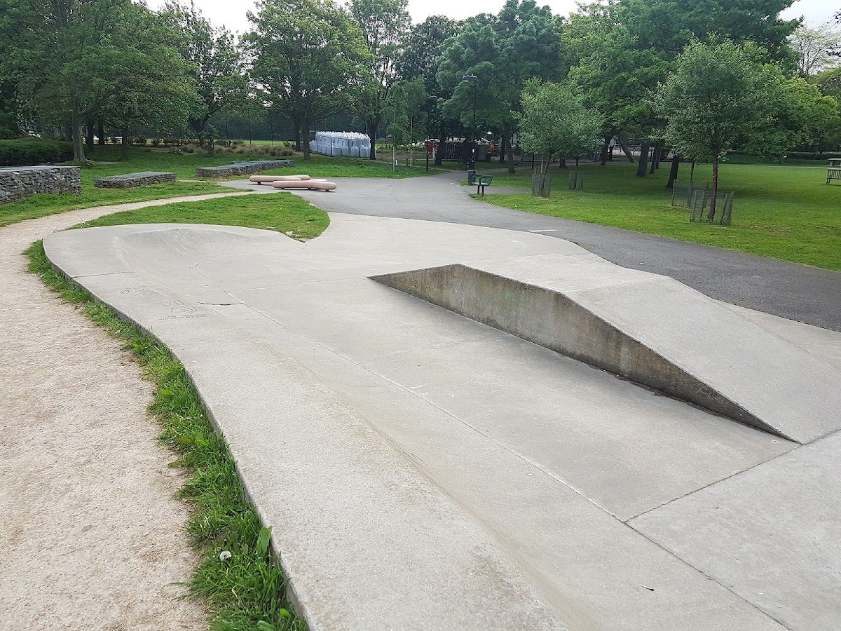Whittington Skatepark — rollerblading spot in London, UK