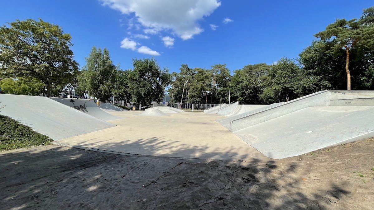 Skatepark Lommel — rollerblading spot in Lommel, Belgium
